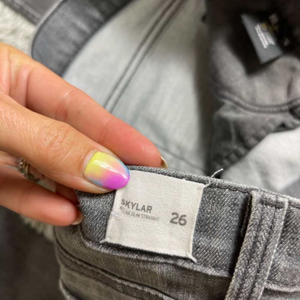 Hudson Skylar relaxed slim straight grey distressed jean. Tag=26, fit=28-29-30. - Picture 2 of 8